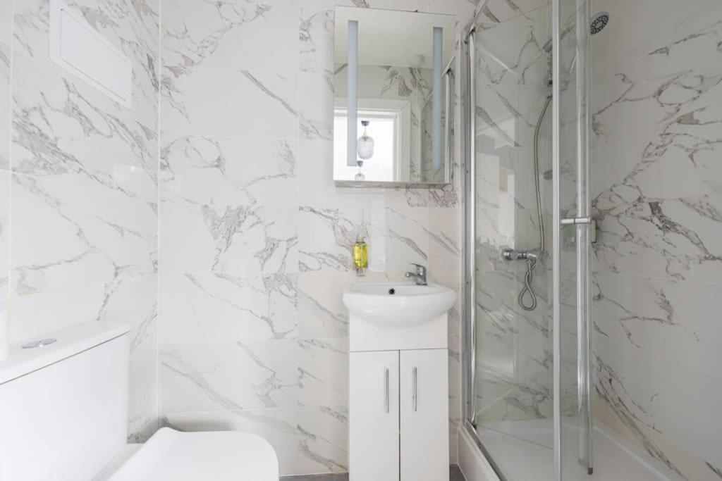 Apartament Victorian Beauty With Private Toilet And Shower Near Tube Station